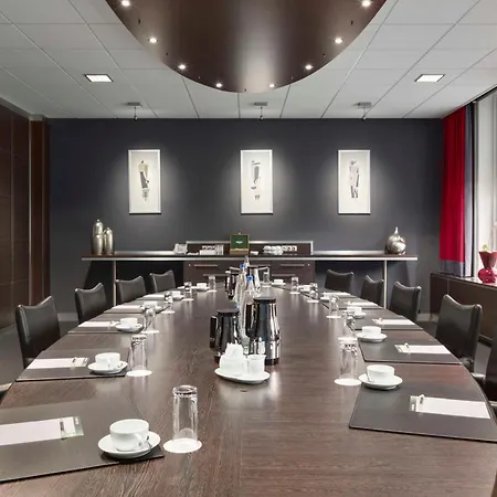 Hotel Nh Eindhoven Conference Centre Koningshof 4*