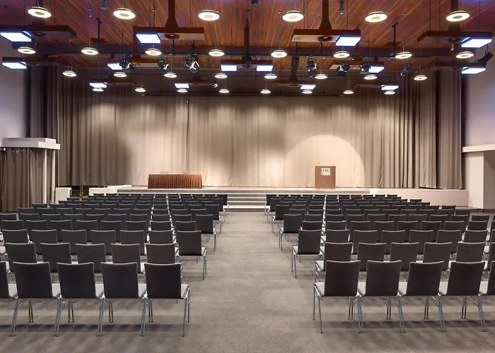 Hotel Nh Eindhoven Conference Centre Koningshof 4*